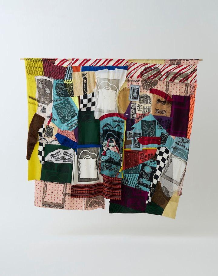 ハッキングされた頭の中に出現したイメージが継ぎはぎされ、増殖していく様子を表現した大竹笙子の作品「HACKED PATCHED」