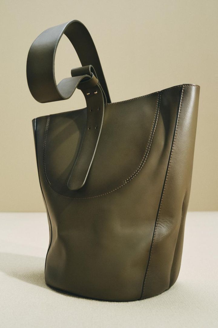 画像2: 出典：ZARA