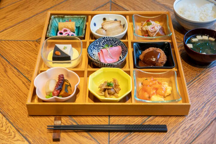 小鉢で少しずつたくさんの種類をどうぞ♪ 朝食もランチも楽しめる「銀座朝食ラボ」