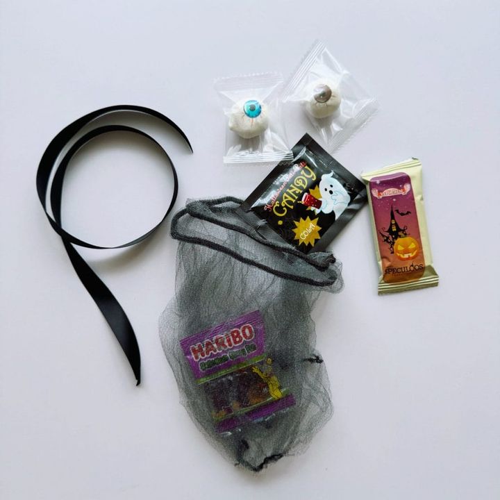 ハロウィンの手作りラッピング 100均水切りネットを使用