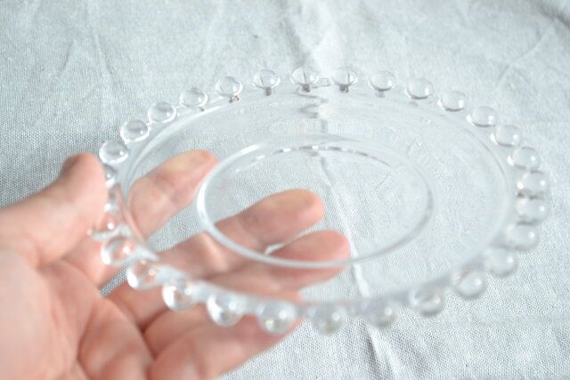 ダイソー ガラスプレート（ドット、約15cm） デザイン