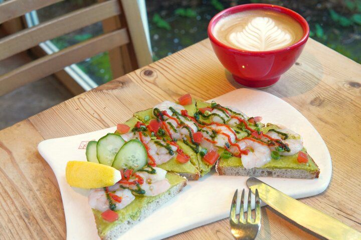 朝一番に訪れたい♪緑に囲まれたベーカリーレストラン「ル・パン・コティディアン芝公園店」