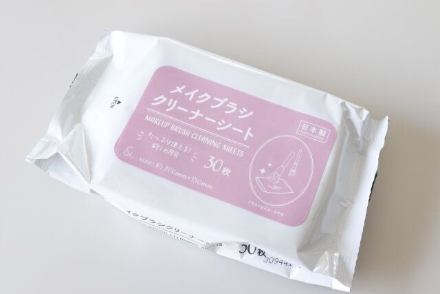 セリアのおすすめ＆．クリーナーシートクリーナーシート メイクブラシ用 30枚