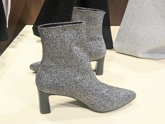 ポインテッドニットブーツ