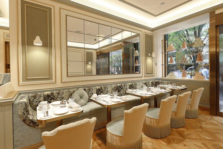 パリのサロン・ド・テの雰囲気に包まれる「ラデュレ 日比谷店」のパティスリーを楽しむ優雅なひととき♪