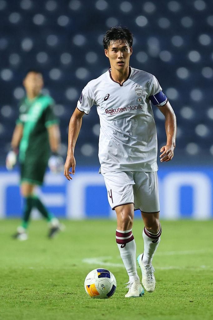 イニエスタと三笘薫、ドリブルの違いは…2人をよく知る神戸DF山川哲史の話が面白い「アンドレスだけが速く動いているみたいな」