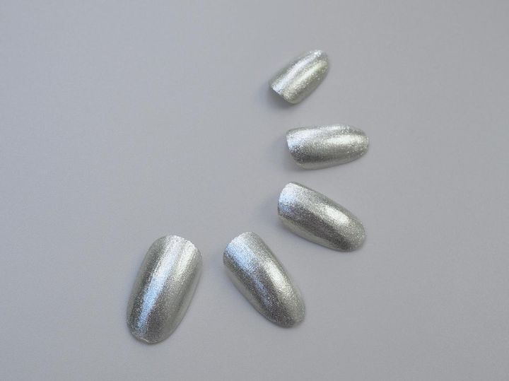 画像1: 指先から取り入れるトレンドのシルバー