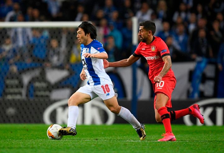 日本代表以外にも！欧州サッカークラブで「10番」を背負った日本人選手たち