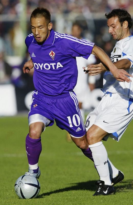 日本代表以外にも！欧州サッカークラブで「10番」を背負った日本人選手たち