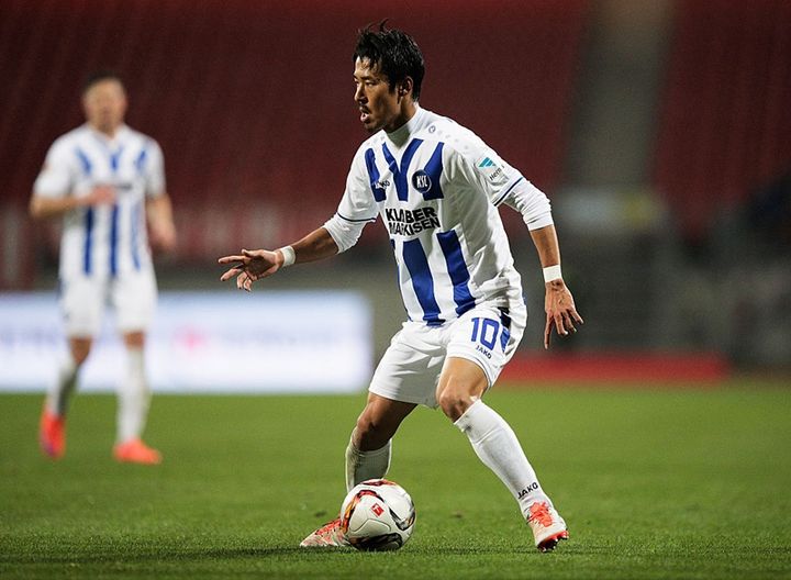 日本代表以外にも！欧州サッカークラブで「10番」を背負った日本人選手たち