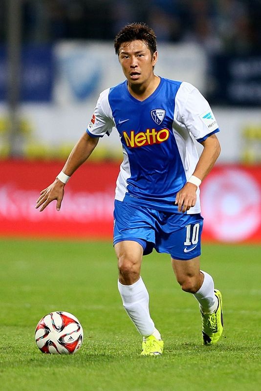 日本代表以外にも！欧州サッカークラブで「10番」を背負った日本人選手たち