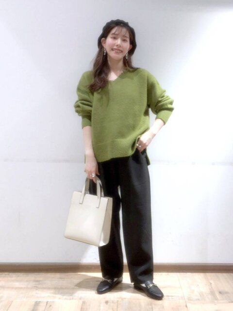 グローバルワークのハイウエストタックパンツ