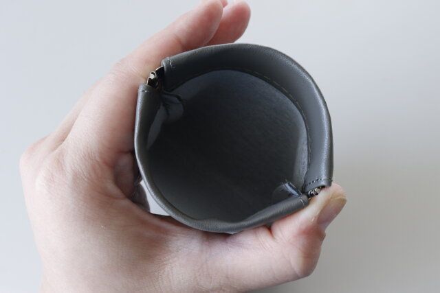 セリア バネ口ミニポーチベーシックロゴ 仕様