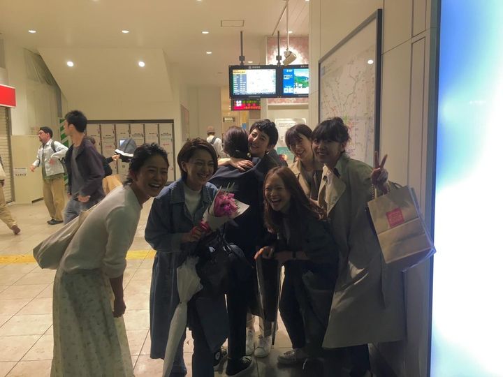 画像: 当時のプレスの仲間たちと。 出典：ftn