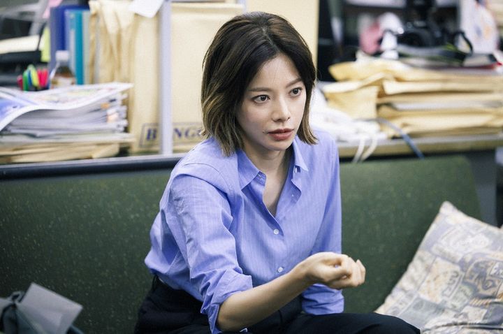 桜井ユキ エグさに脱帽」「攻撃性ある」桜井ユキが演じる記者の“取材方法”に驚きの声…金曜ドラマ『ライオンの隠れ家』 | TRILL【トリル】