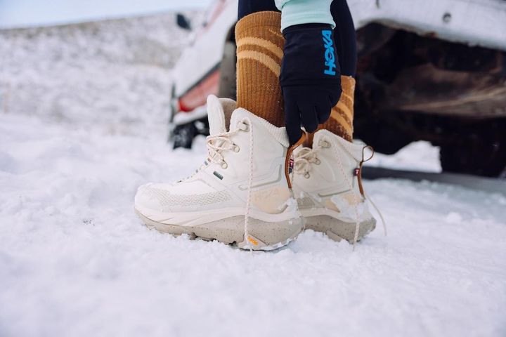 冬遊びの支度はできてる？ HOKAから保温性抜群の防水アウトドア