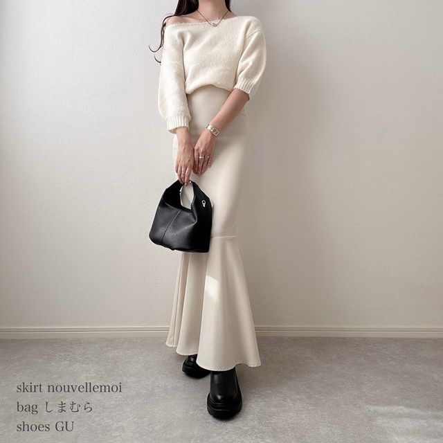 しまむらのホワイトの「起毛ボートネックプルオーバー」×マーメイドスカート