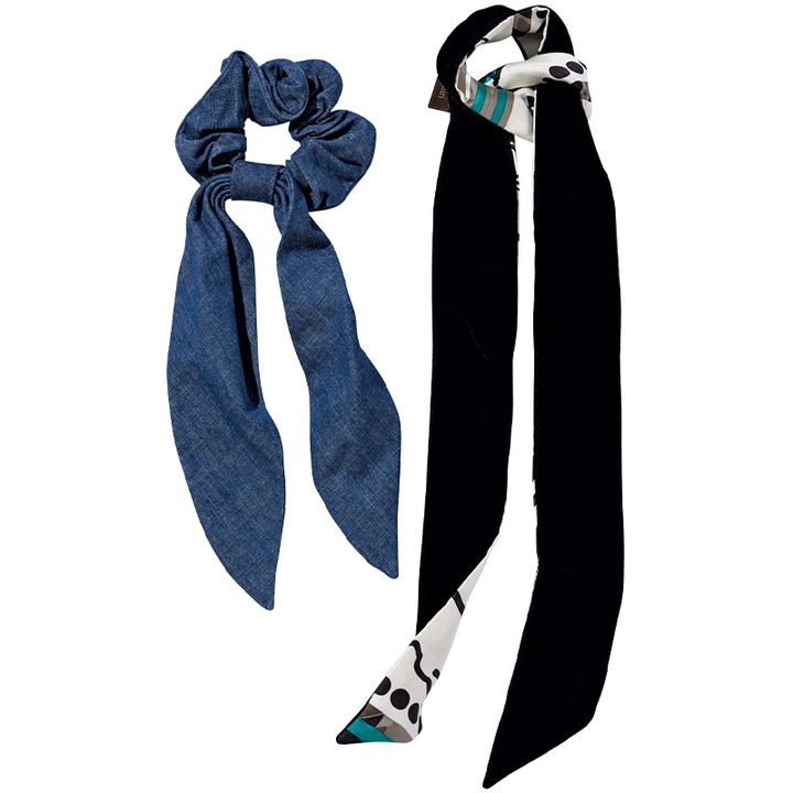 アレクサンドルドゥ パリのデニム素材のシュシュとマニプリのベロアとスカーフ生地の両面使いのリボン