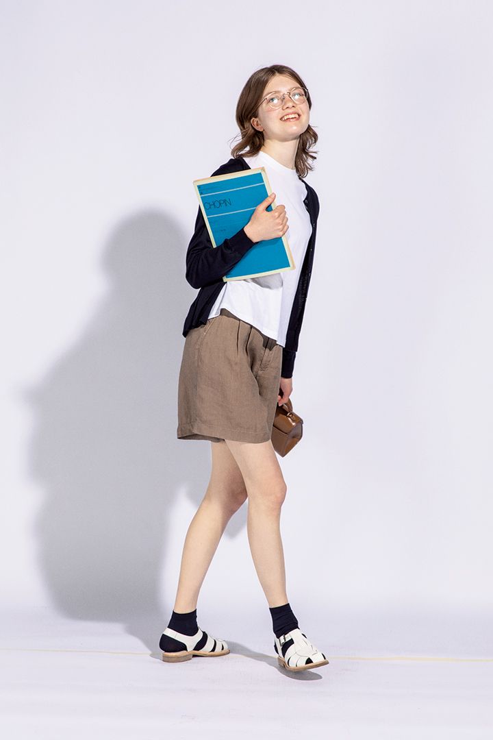 【2024】一枚あると便利「黒カーディガン」が主役の大人コーデ６選をFUDGEが伝授