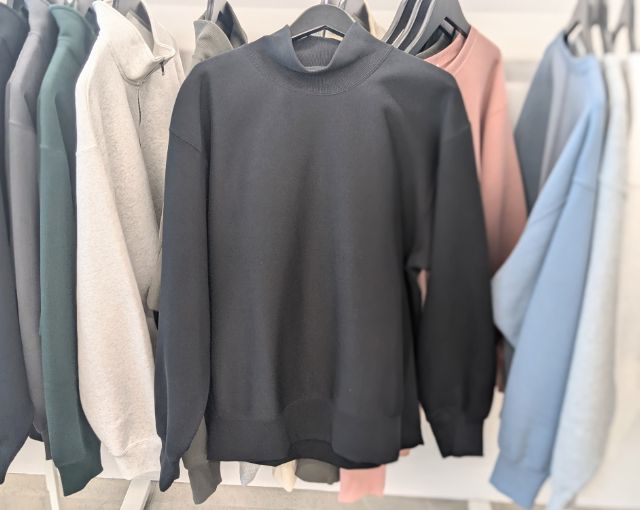 黒のヘビーウェイトスウェットハイネックプルオーバー