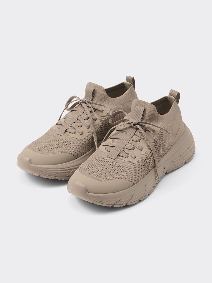 画像1: 出典：GU