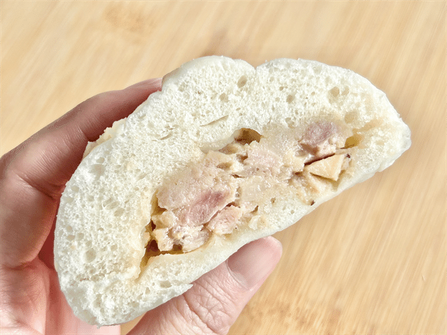 セブン-イレブン「ふんわり×ごろっと 肉まん」断面
