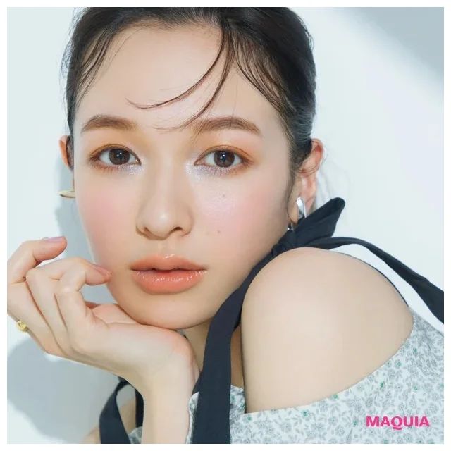 エレガンス ラズル アイカラーを使ったおすすめメイクのやり方_エレガンス ラズル アイカラー 05を使ったメイク