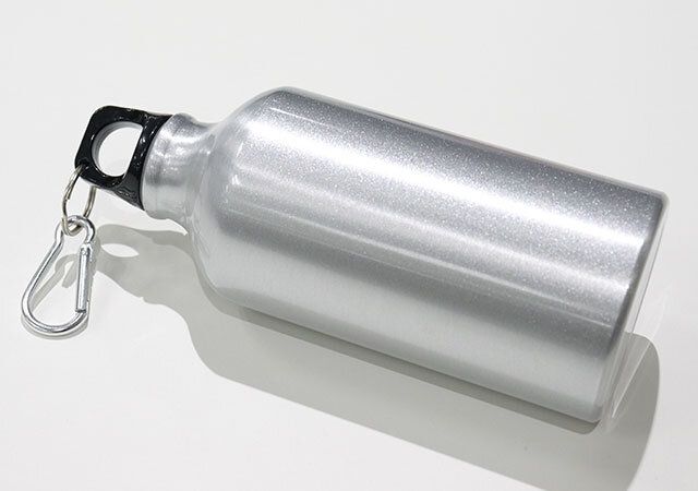 ダイソー アルミボトル（カラビナ付、550mL）