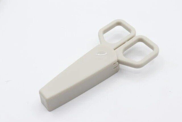 ダイソー カバー付ミニキッチンバサミ