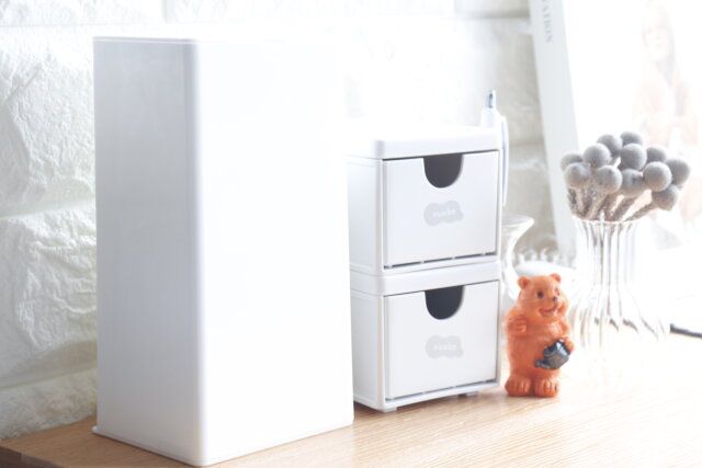 セリアのスタイリッシュなウェットティッシュケース 縦型スリム