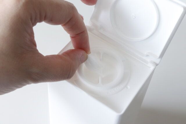 セリアの便利なウェットティッシュケース 縦型スリム