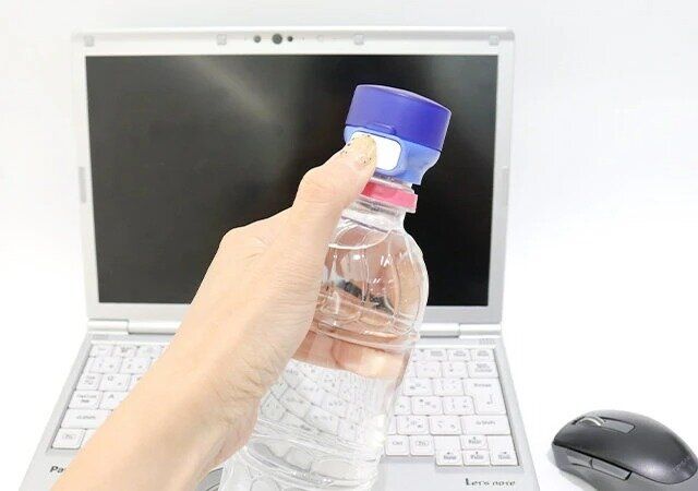 ダイソー ダイソー ワンプッシュペットボトルキャップ（広口タイプ） ペットボトルに装着