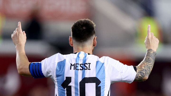 10月10日はメッシの日！アディダスがメッシ着用モデルの新作スパイクを発売！