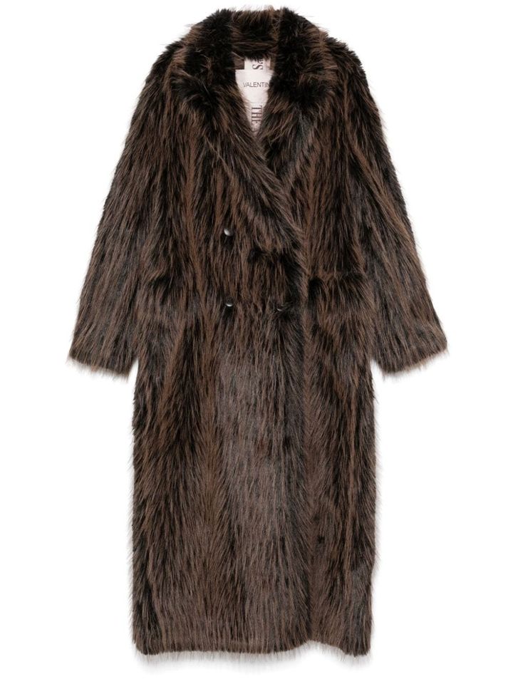 エコファー コート ¥125,700／VALENTINI（FARFETCH）