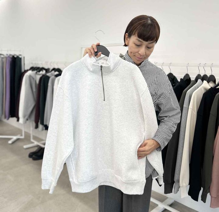 画像: 【GU】ヘビーウェイトスウェットハーフジッププルオーバー(長袖)(セットアップ可能)¥2,990 www.gu-global.com