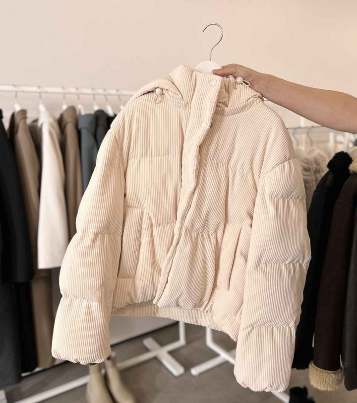 画像: 【GU】ヒートパデッドコーデュロイブルゾン¥5,990 www.gu-global.com