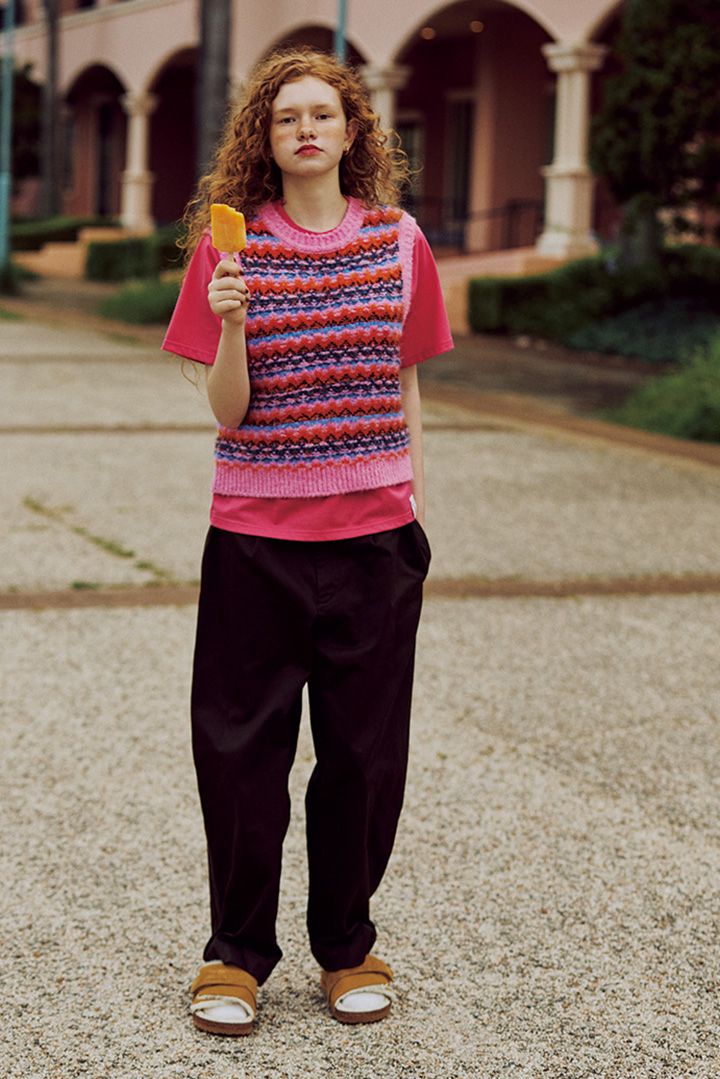 《Hanes》のTシャツは秋も現役！Tシャツ＋ベストのオシャレなコーデ4選