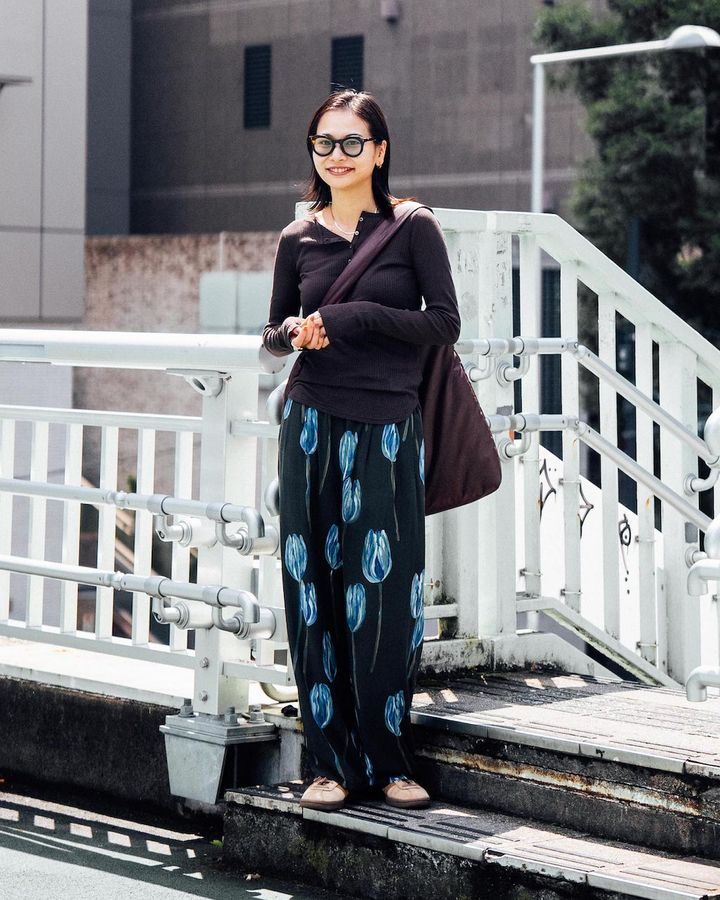 秋トップスと相性のいい“ルーズボトム”スタイル5選。柄やシルエットにこだわりが光る【TOKYO SNAP】