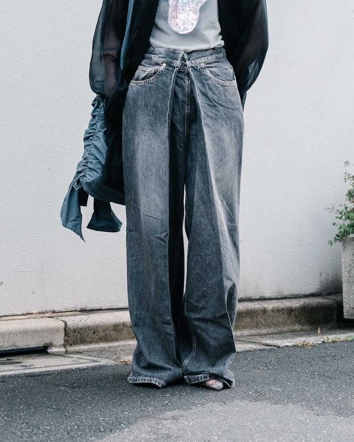 秋トップスと相性のいい“ルーズボトム”スタイル5選。柄やシルエットにこだわりが光る【TOKYO SNAP】