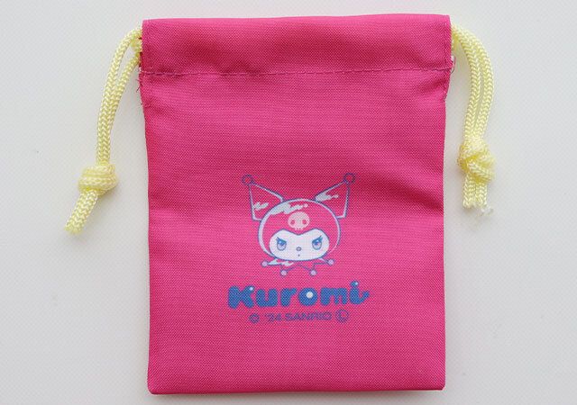 ダイソーのおすすめ40323 プチ巾着 KU カラフル