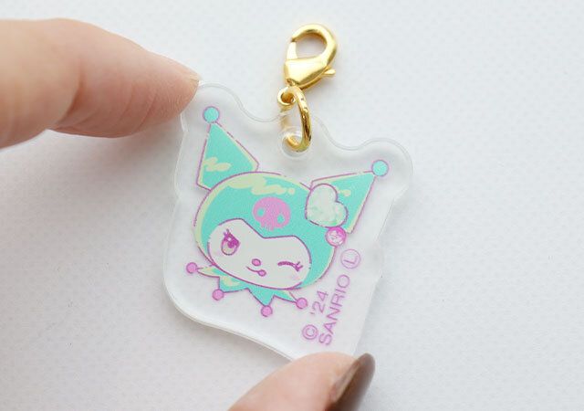 ダイソーの可愛い40352 アクリルチャーム KU カラフル