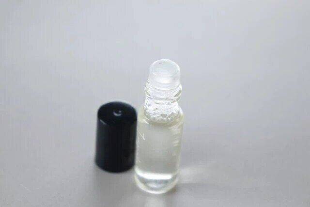 セリア ロールオンタイプの香水