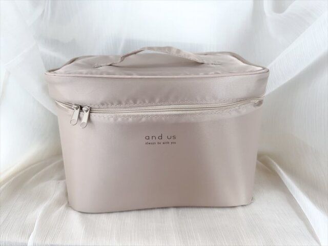 スリコ バニティポーチ and us