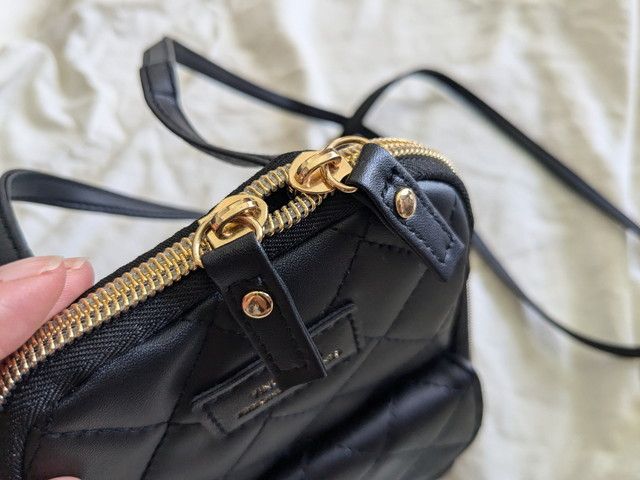 開閉しやすいダブルファスナー