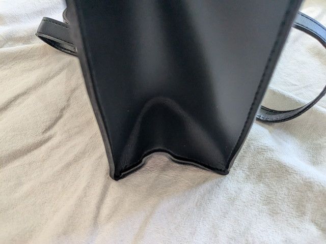 エモダバッグのマチ