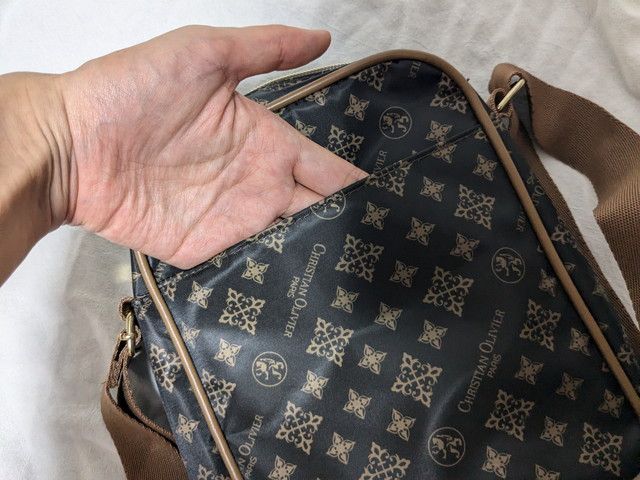 スクエアショルダーバッグ背面