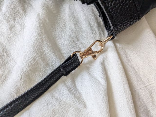ショルダーストラップ