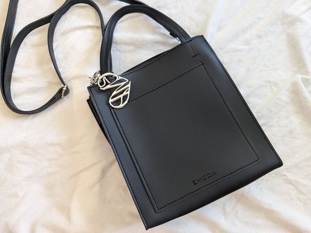 エモダレザー調バッグ