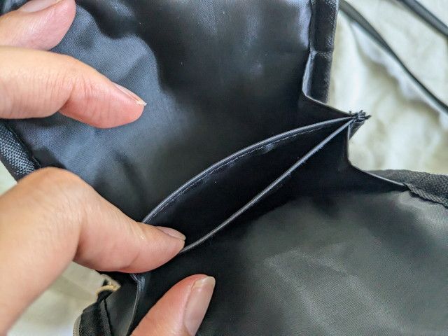 ショルダーバッグの仕切り