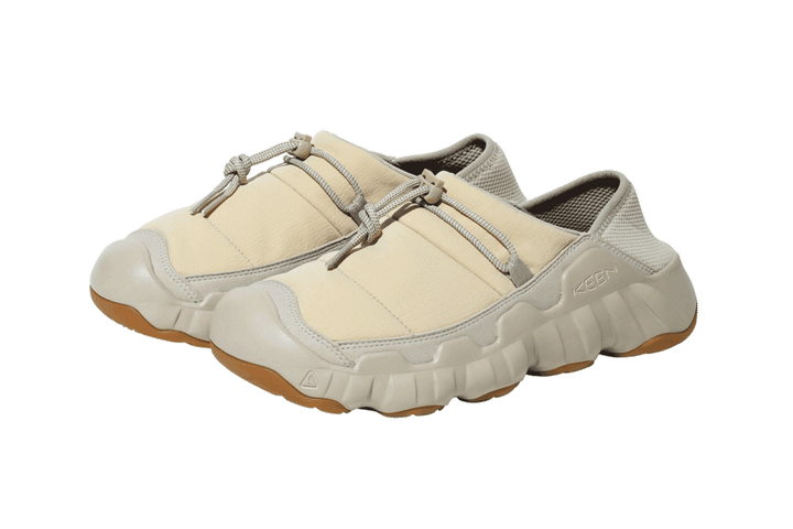 〈キーン〉のシューズ